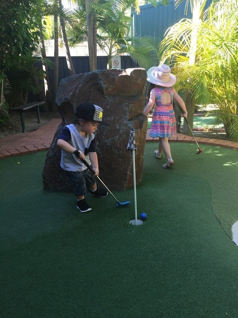 Supa Golf & Mini Golf Perth Big Balls, Oversized Clubs and a Shorter Course provides great fun in the Swan Valley this Autumn. Turn off the data, talk to eachother and