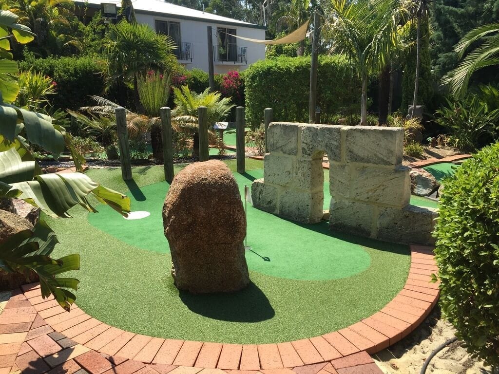 Oasis Supa Golf & Adventure Putt Swan Valley Perth by Grasshopper Travel 