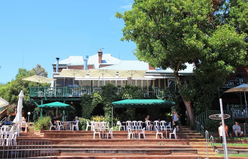 Mundaring Weir Hotel