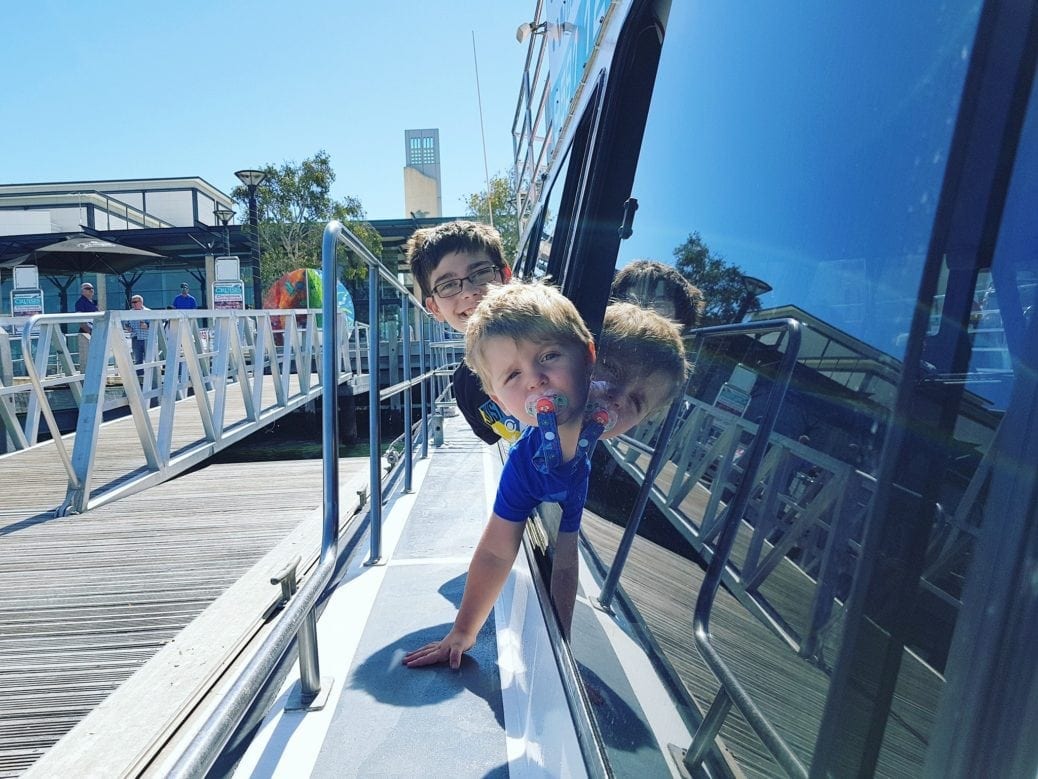 Kids Crab FREE! Catch & Eat Crab Family - Mandurah Cruises