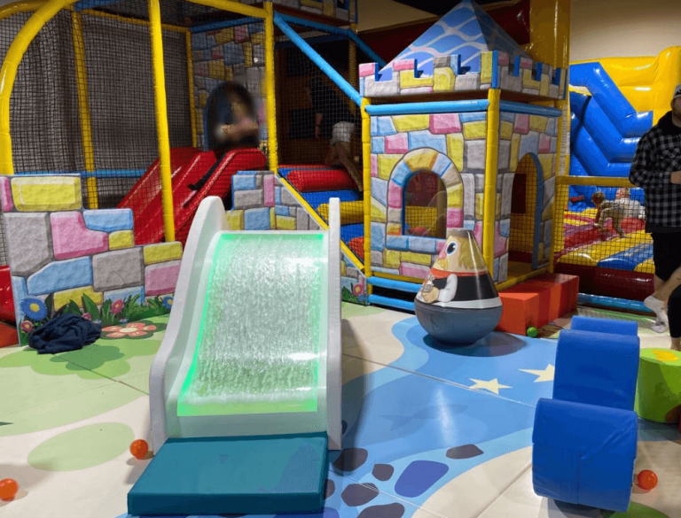 lollipopswannerootoddlerwaterslide2 768x585