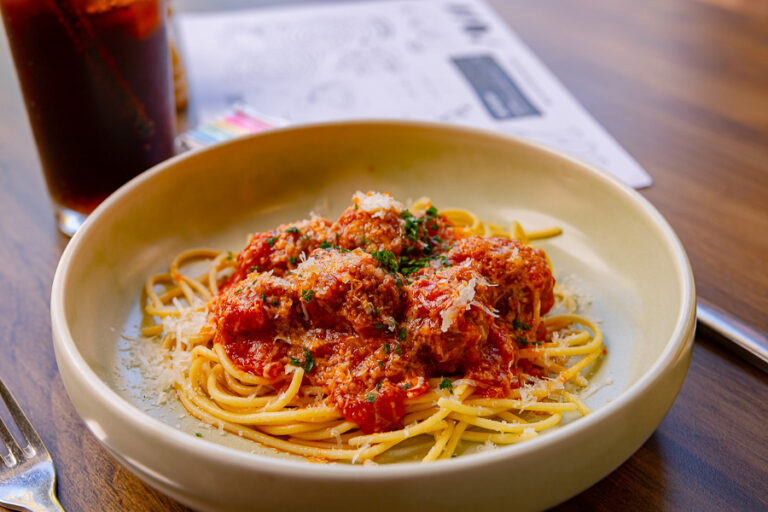 Joondalup Resort Kids Eat Free Buggy Buddys Website Listing 900x600px 3 1 768x512