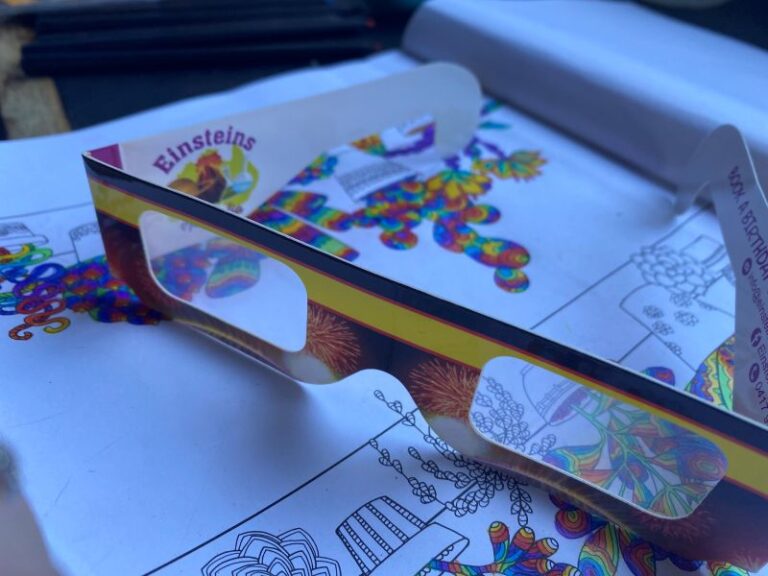 Rainbow Glasses web 768x576
