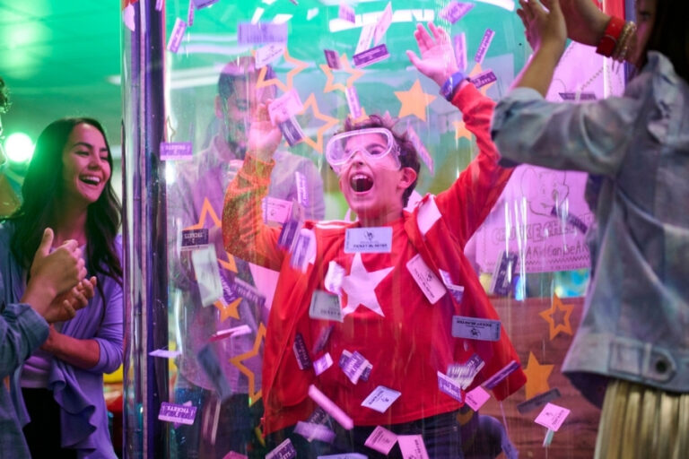 Chuck E. Cheese Australia Kids Birthday Parties Buggy Buddies Article2 768x512