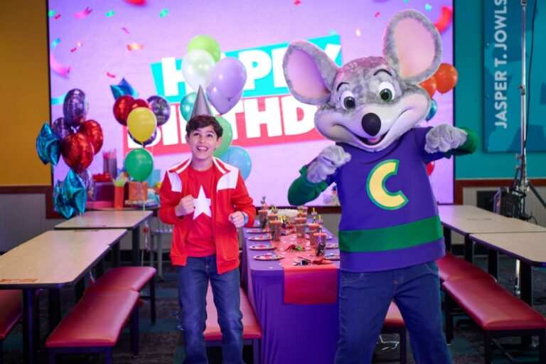 Chuck E. Cheese Australia Kids Birthday Parties Buggy Buddies Article4 768x512